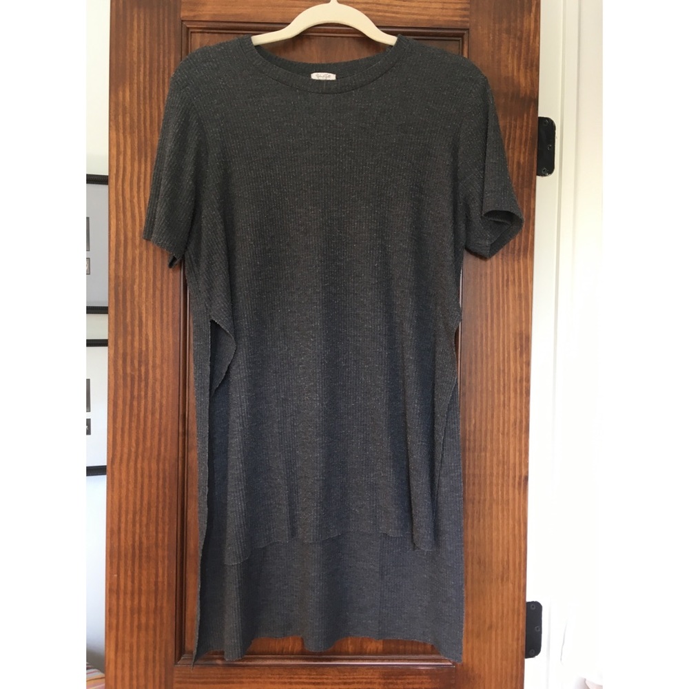 Brandy Melville High Low Top